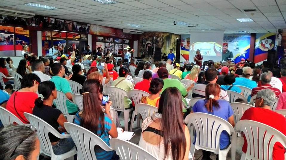 200 comunicadores y comunicadoras Clap del estado Lara recibieron un taller de formación donde obtuvieron las herramientas para contrarrestar la guerra económica y las amenazas de los Estados Unidos hacia el pueblo venezolano.